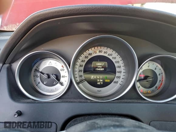 ✅ 2014 Mercedes-Benz C 300 Sport • VIN: WDDGF8AB0ER310167 • Lot: 96141205. Wystawiony na Copart z przebiegiem 154 089 mil. Bezpłatny archiwum sprzedaży aukcyjnych z USA i szczegółowy raport historii pojazdu na DreamBid. Zdjęcie 9.