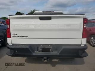 ✅ 2020 Chevrolet Silverado 1500 Work Truck • VIN: 1GCRYAEH2LZ357443 • Lot: 55272974. Wystawiony na Copart z przebiegiem 69 419 mil. Bezpłatny archiwum sprzedaży aukcyjnych z USA i szczegółowy raport historii pojazdu na DreamBid. Zdjęcie 6.