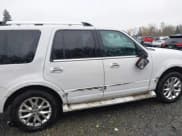 ✅ 2015 Ford Expedition Limited • VIN: 1FMJU2AT7FEF07577 • Lot: 43663919. Wystawiony na IAAI z przebiegiem 158 857 mil. Bezpłatny archiwum sprzedaży aukcyjnych z USA i szczegółowy raport historii pojazdu na DreamBid. Zdjęcie 6.