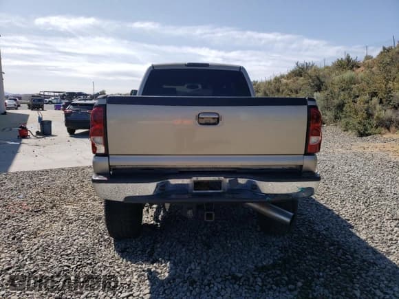 ✅ 2003 Chevrolet Silverado 2500HD LS • VIN: 1GCHK23133F114069 • Lot: 61617665. Listed on Copart with 245,921 mi. Free auction sales archive from the USA and detailed vehicle history report at DreamBid. Image 6.