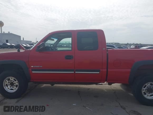 ✅ 2003 Chevrolet Silverado 2500HD LS • VIN: 1GCHC29U13E267828 • Lot: 42712108. Listed on IAAI with 217,111 mi. Free auction sales archive from the USA and detailed vehicle history report at DreamBid. Image 15.