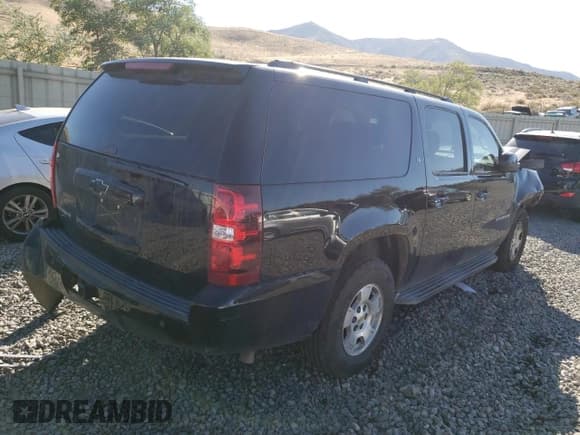 ✅ 2007 Chevrolet Suburban LTZ • VIN: 3GNFK16347G260054 • Lot: 70773884. Wystawiony na Copart z przebiegiem Nie podano. Bezpłatny archiwum sprzedaży aukcyjnych z USA i szczegółowy raport historii pojazdu na DreamBid. Zdjęcie 3.