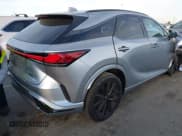 ✅ 2023 Lexus RX 500h F Sport Performance • VIN: 2T2BCMEA6PC007345 • Lot: 41408508. Wystawiony na IAAI z przebiegiem 23 060 mil. Bezpłatny archiwum sprzedaży aukcyjnych z USA i szczegółowy raport historii pojazdu na DreamBid. Zdjęcie 4.