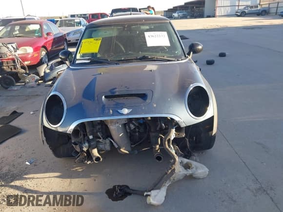 ✅ 2011 MINI Hardtop S • VIN: WMWSV3C51BTY21836 • Lot: 43622232. Listed on IAAI with 124,657 mi. Free auction sales archive from the USA and detailed vehicle history report at DreamBid. Image 12.