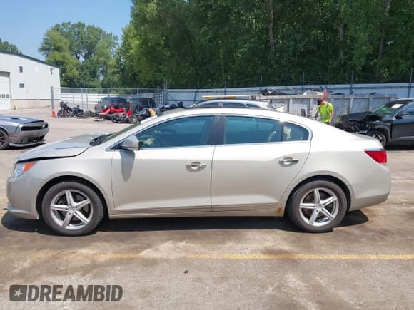 ✅ 2012 Buick LaCrosse Touring • VIN: 1G4GJ5E38CF114644 • Lot: 42749454. Listed on IAAI with 171,338 mi. Free auction sales archive from the USA and detailed vehicle history report at DreamBid. Image 14.