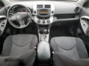 ✅ 2007 Toyota RAV4 Sport • VIN: JTMBD32V476033291 • Lot: 93770075. Wystawiony na Copart z przebiegiem 162 984 mil. Bezpłatny archiwum sprzedaży aukcyjnych z USA i szczegółowy raport historii pojazdu na DreamBid. Zdjęcie 8.