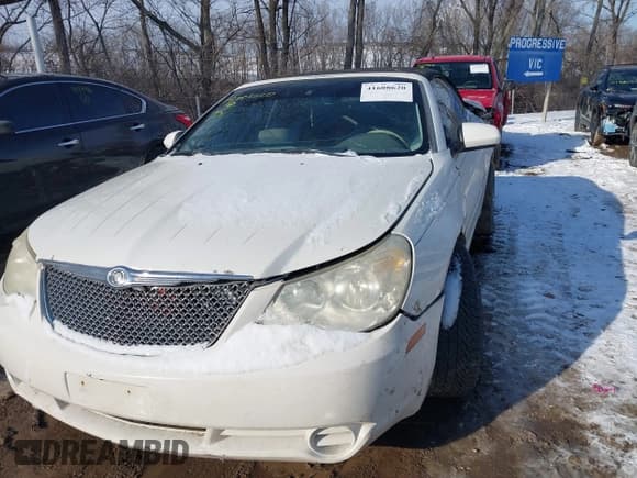 ✅ 2008 Chrysler Sebring Touring • VIN: 1C3LC55RX8N271112 • Lot: 41608620. Listed on IAAI with 164,669 mi. Free auction sales archive from the USA and detailed vehicle history report at DreamBid. Image 2.