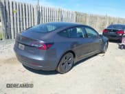 ✅ 2022 Tesla Model 3 Long Range • VIN: 5YJ3E1EB7NF160545 • Lot: 42282453. Wystawiony na IAAI z przebiegiem 36 357 mil. Bezpłatny archiwum sprzedaży aukcyjnych z USA i szczegółowy raport historii pojazdu na DreamBid. Zdjęcie 4.