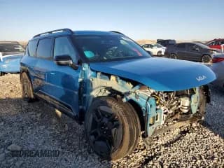 ✅ 2024 Kia EV9 GT-Line • VIN: KNDAEFS55R6022569 • Lot: 76296564. Wystawiony na Copart z przebiegiem 8 294 mil. Bezpłatny archiwum sprzedaży aukcyjnych z USA i szczegółowy raport historii pojazdu na DreamBid. Zdjęcie 4.