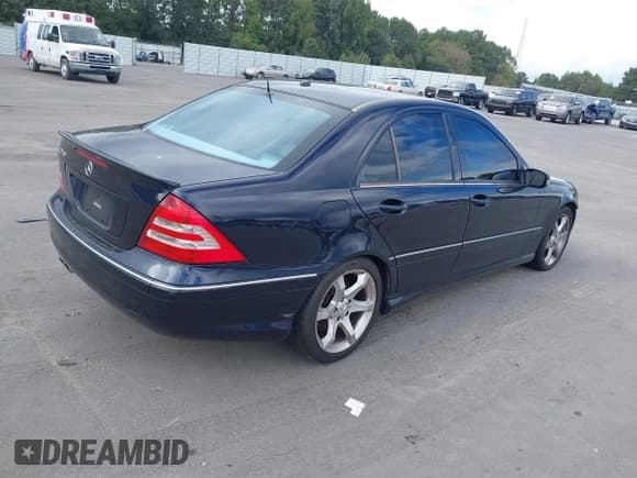 ✅ 2007 Mercedes-Benz C 230 Sport • VIN: WDBRF52H07F921534 • Lot: 43333016. Listed on IAAI with 197,359 mi. Free auction sales archive from the USA and detailed vehicle history report at DreamBid. Image 4.