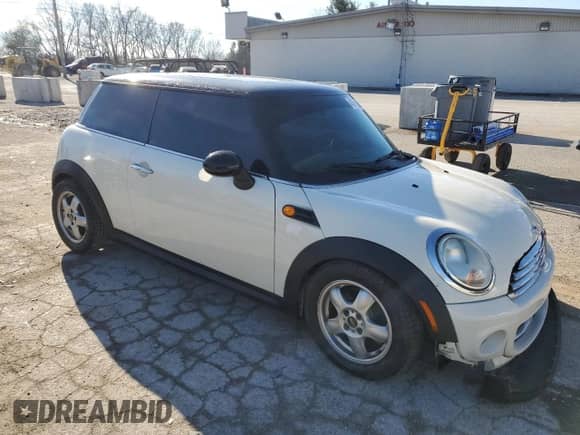 2011 MINI Hardtop с VIN WMWSU3C59BT099244, выставлен на аукционе Copart как лот 43682064 с пробегом 168 133 миль миль и Чистый • Clean title. История ставок и продаж доступна на DreamBid. Изображение 4.