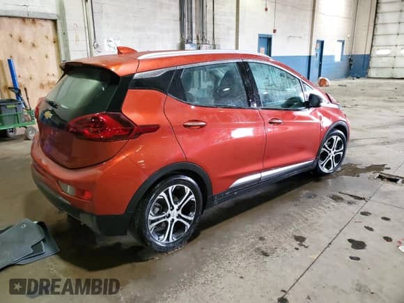 2021 Chevrolet Bolt EV Premier z VIN 1G1FZ6S0XM4103451, wystawiony jako Copart lot #45169834 z przebiegiem 12 363 mil mil oraz . Historia ofert i sprzedaży dostępna na DreamBid. Obrazek 3.