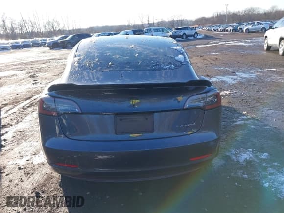 ✅ 2022 Tesla Model 3 Long Range • VIN: 5YJ3E1EB0NF154246 • Lot: 41190673. Wystawiony na IAAI z przebiegiem 85 244 mil. Bezpłatny archiwum sprzedaży aukcyjnych z USA i szczegółowy raport historii pojazdu na DreamBid. Zdjęcie 16.