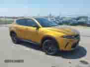 2024 Dodge Hornet GT z VIN ZACNDFAN0R3A38687, wystawiony jako IAAI lot #42724813 z przebiegiem 3 337 mil mil oraz . Historia ofert i sprzedaży dostępna na DreamBid. Obrazek 1.