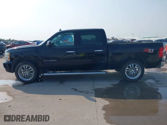 ✅ 2011 Chevrolet Silverado 1500 LTZ • VIN: 3GCPKTE38BG140597 • Lot: 43070304. Wystawiony na IAAI z przebiegiem 181 113 mil. Bezpłatny archiwum sprzedaży aukcyjnych z USA i szczegółowy raport historii pojazdu na DreamBid. Zdjęcie 14.