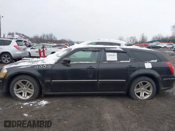 ✅ 2006 Dodge Magnum R/T • VIN: 2D4GV57256H207740 • Lot: 43840464. Listed on IAAI with 60,867 mi. Free auction sales archive from the USA and detailed vehicle history report at DreamBid. Image 6.