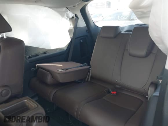 ✅ 2025 Honda Odyssey Touring • VIN: 5FNRL6H83SB005645 • Lot: 43507137. Listed on IAAI with 6,051 mi. Free auction sales archive from the USA and detailed vehicle history report at DreamBid. Image 18.