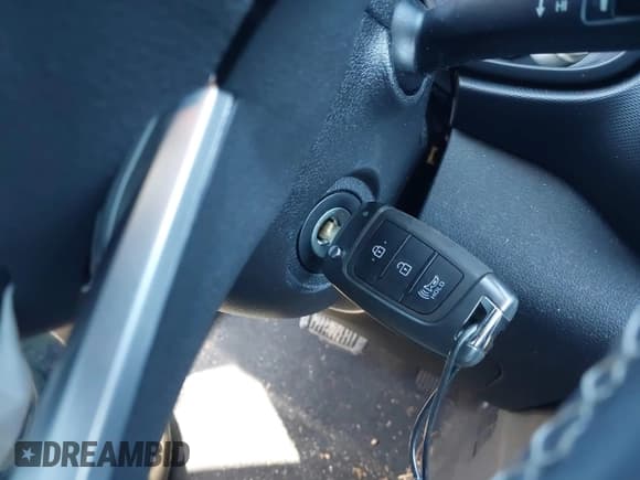 ✅ 2022 Hyundai Venue SEL • VIN: KMHRC8A38NU136149 • Lot: 41247260. Listed on IAAI with 16,565 mi. Free auction sales archive from the USA and detailed vehicle history report at DreamBid. Image 11.