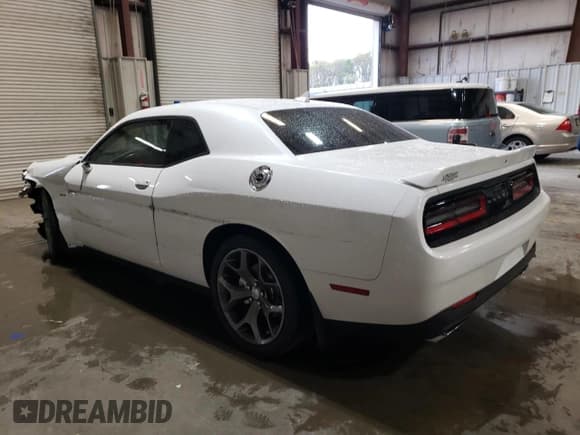 ✅ 2015 Dodge Challenger R/T Plus • VIN: 2C3CDZBT4FH744514 • Lot: 52112374. Wystawiony na Copart z przebiegiem 49 102 mil. Bezpłatny archiwum sprzedaży aukcyjnych z USA i szczegółowy raport historii pojazdu na DreamBid. Zdjęcie 2.