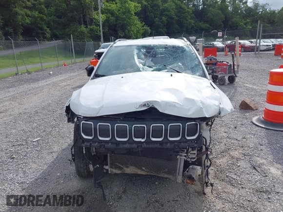 ✅ 2022 Jeep Compass Latitude • VIN: 3C4NJDBB4NT136439 • Лот: 42500800. Опубликован ранее на IAAI с пробегом 39 872 миль. Бесплатный доступ к архиву аукционных продаж из США и подробный отчёт об истории автомобиля на DreamBid. Изображение 6.