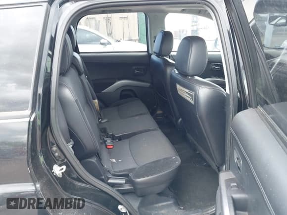 ✅ 2012 Mitsubishi Outlander SE • VIN: JA4AS3AW2CU027663 • Lot: 43143602. Wystawiony na IAAI z przebiegiem 108 859 mil. Bezpłatny archiwum sprzedaży aukcyjnych z USA i szczegółowy raport historii pojazdu na DreamBid. Zdjęcie 8.