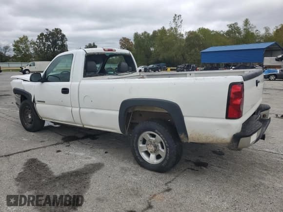 ✅ 2004 Chevrolet Silverado 2500HD Work Truck • VIN: 1GCHC24U64E355427 • Лот: 90250495. Опубликован ранее на Copart с пробегом 331 664 миль. Бесплатный доступ к архиву аукционных продаж из США и подробный отчёт об истории автомобиля на DreamBid. Изображение 2.