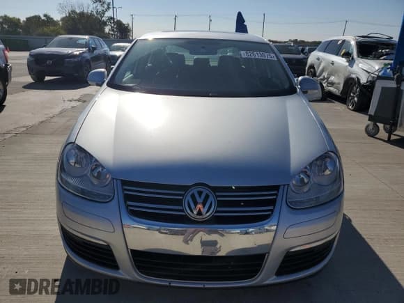 ✅ 2008 Volkswagen Jetta SE • VIN: 3VWRM71K08M093709 • Lot: 82613075. Wystawiony na Copart z przebiegiem 191 073 mil. Bezpłatny archiwum sprzedaży aukcyjnych z USA i szczegółowy raport historii pojazdu na DreamBid. Zdjęcie 5.