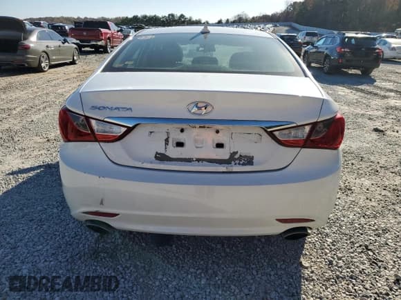 ✅ 2011 Hyundai Sonata SE • VIN: 5NPEC4AC9BH076884 • Lot: 92590295. Listed on Copart with 199,278 mi. Free auction sales archive from the USA and detailed vehicle history report at DreamBid. Image 6.