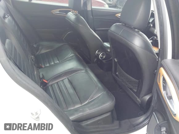 ✅ 2017 Alfa Romeo Giulia Ti • VIN: ZARFAECN9H7537082 • Lot: 42694724. Listed on IAAI with 124,871 mi. Free auction sales archive from the USA and detailed vehicle history report at DreamBid. Image 8.