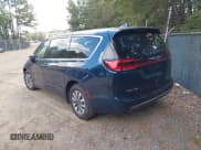 ✅ 2022 Chrysler Pacifica Hybrid Touring L • VIN: 2C4RC1L71NR212447 • Lot: 43327979. Wystawiony na IAAI z przebiegiem 59 700 mil. Bezpłatny archiwum sprzedaży aukcyjnych z USA i szczegółowy raport historii pojazdu na DreamBid. Zdjęcie 3.