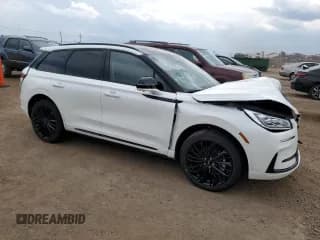 ✅ 2025 Lincoln Corsair Grand Touring • VIN: 5LMTJ5DZ3SUL07912 • Lot: 71117915. Wystawiony na Copart z przebiegiem Nie podano. Bezpłatny archiwum sprzedaży aukcyjnych z USA i szczegółowy raport historii pojazdu na DreamBid. Zdjęcie 4.