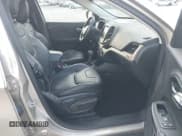 ✅ 2014 Jeep Cherokee Limited • VIN: 1C4PJMDSXEW300700 • Лот: 43648307. Опубликован ранее на IAAI с пробегом 125 257 миль. Бесплатный доступ к архиву аукционных продаж из США и подробный отчёт об истории автомобиля на DreamBid. Изображение 5.