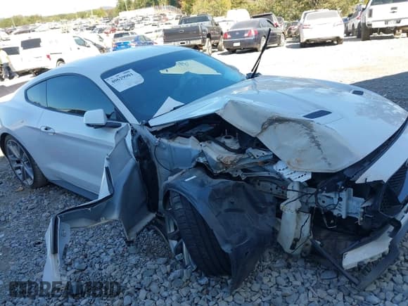 ✅ 2020 Ford Mustang GT • VIN: 1FA6P8CF5L5157752 • Lot: 40629901. Listed on IAAI with 37,450 mi. Free auction sales archive from the USA and detailed vehicle history report at DreamBid. Image 13.