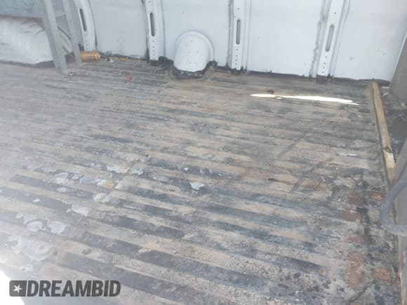 ✅ 2018 Chevrolet Express Cargo • VIN: 1GCWGBFG8J1196755 • Lot: 43483261. Listed on IAAI with 239,165 mi. Free auction sales archive from the USA and detailed vehicle history report at DreamBid. Image 8.