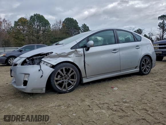 ✅ 2011 Toyota Prius I • VIN: JTDKN3DU2B0311912 • Lot: 93606825. Listed on Copart with 214,427 mi. Free auction sales archive from the USA and detailed vehicle history report at DreamBid. Image 1.