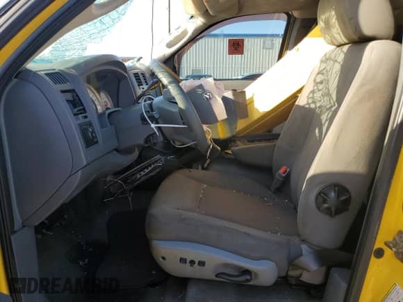 2006 Dodge Dakota SLT z VIN 1D7HE42K96S545577, wystawiony jako Copart lot #63229174 z przebiegiem Nie podano mil oraz Nie do naprawy • Non repairable. Historia ofert i sprzedaży dostępna na DreamBid. Obrazek 7.