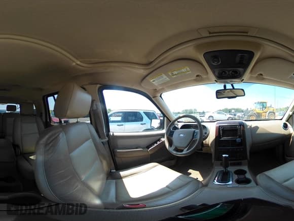 ✅ 2008 Ford Explorer Limited • VIN: 1FMEU75E78UA57156 • Lot: 42895715. Wystawiony na IAAI z przebiegiem 215 365 mil. Bezpłatny archiwum sprzedaży aukcyjnych z USA i szczegółowy raport historii pojazdu na DreamBid. Zdjęcie 18.