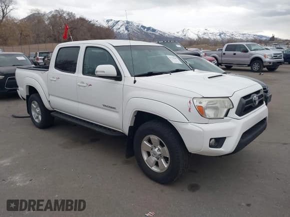 ✅ 2015 Toyota Tacoma • VIN: 3TMLU4EN2FM176180 • Lot: 41778149. Listed on IAAI with 104,059 mi. Free auction sales archive from the USA and detailed vehicle history report at DreamBid. Image 1.