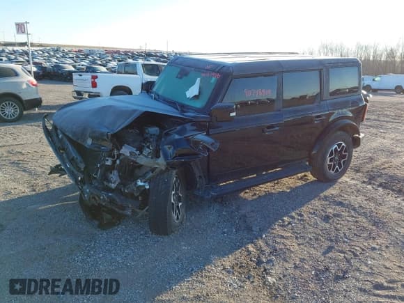 ✅ 2022 Ford Bronco • VIN: 1FMDE5BH0NLB07571 • Lot: 41299606. Wystawiony na IAAI z przebiegiem 28 298 mil. Bezpłatny archiwum sprzedaży aukcyjnych z USA i szczegółowy raport historii pojazdu na DreamBid. Zdjęcie 2.