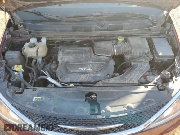 ✅ 2018 Chrysler Pacifica Touring L • VIN: 2C4RC1BG7JR174993 • Лот: 84577385. Опубликован ранее на Copart с пробегом 187 825 миль. Бесплатный доступ к архиву аукционных продаж из США и подробный отчёт об истории автомобиля на DreamBid. Изображение 12.