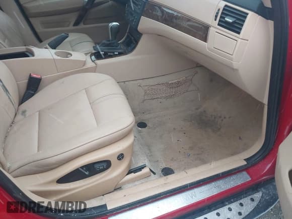 ✅ 2008 BMW X3 3.0si • VIN: WBXPC93428WJ18586 • Лот: 43792721. Опубликован ранее на IAAI с пробегом Не указан. Бесплатный доступ к архиву аукционных продаж из США и подробный отчёт об истории автомобиля на DreamBid. Изображение 5.