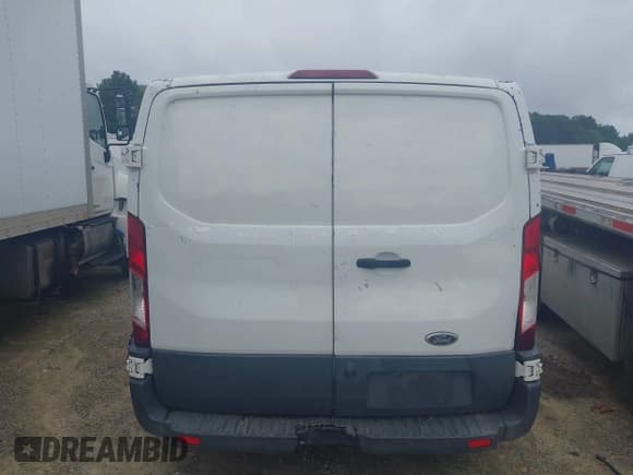 ✅ 2017 Ford Transit • VIN: 1FTYE1ZMXHKA13581 • Lot: 42638547. Wystawiony na IAAI z przebiegiem 252 913 mil. Bezpłatny archiwum sprzedaży aukcyjnych z USA i szczegółowy raport historii pojazdu na DreamBid. Zdjęcie 16.