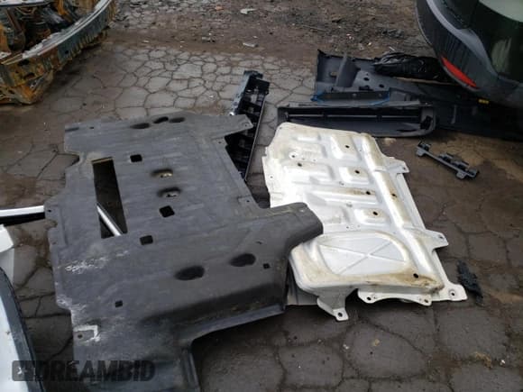 ✅ 2022 Land Rover Defender S • VIN: SALEJ7RX9N2087686 • Lot: 48174655. Listed on Copart with 61,484 mi. Free auction sales archive from the USA and detailed vehicle history report at DreamBid. Image 13.