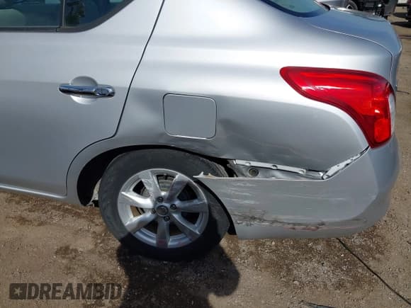 ✅ 2012 Nissan Versa SV • VIN: 3N1CN7AP6CL800007 • Lot: 43489503. Wystawiony na IAAI z przebiegiem 43 470 mil. Bezpłatny archiwum sprzedaży aukcyjnych z USA i szczegółowy raport historii pojazdu na DreamBid. Zdjęcie 6.