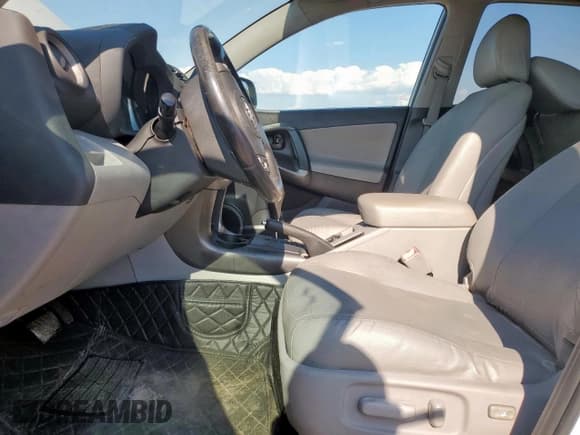 ✅ 2012 Toyota RAV4 Limited • VIN: 2T3DF4DV3CW182192 • Лот: 84602115. Опубликован ранее на Copart с пробегом Не указан. Бесплатный доступ к архиву аукционных продаж из США и подробный отчёт об истории автомобиля на DreamBid. Изображение 7.