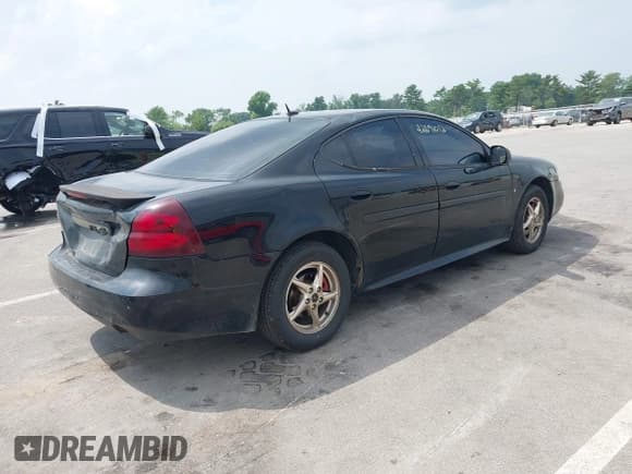 ✅ 2008 Pontiac Grand Prix • VIN: 2G2WP552981165417 • Lot: 42691012. Listed on IAAI with Not provided. Free auction sales archive from the USA and detailed vehicle history report at DreamBid. Image 4.
