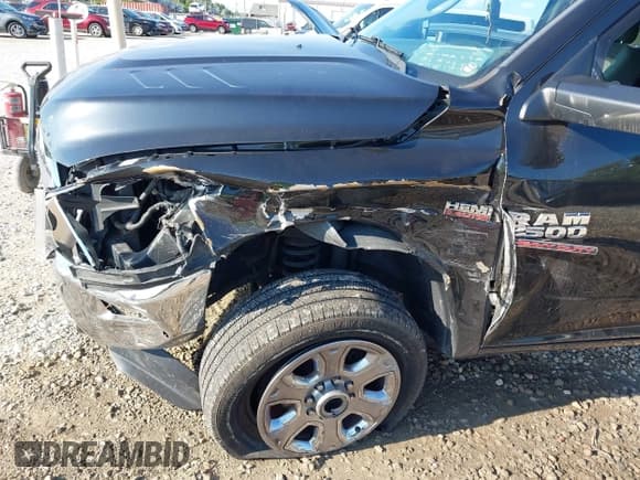 ✅ 2018 Ram 2500 Big Horn • VIN: 3C6UR5DJ8JG106725 • Lot: 43272073. Listed on IAAI with 131,115 mi. Free auction sales archive from the USA and detailed vehicle history report at DreamBid. Image 6.