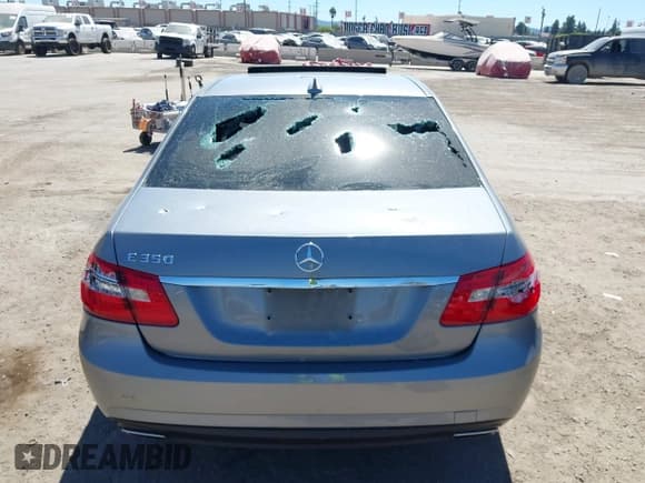✅ 2011 Mercedes-Benz E 350 Luxury • VIN: WDDHF5GB8BA504594 • Lot: 43169538. Wystawiony na IAAI z przebiegiem 171 925 mil. Bezpłatny archiwum sprzedaży aukcyjnych z USA i szczegółowy raport historii pojazdu na DreamBid. Zdjęcie 16.