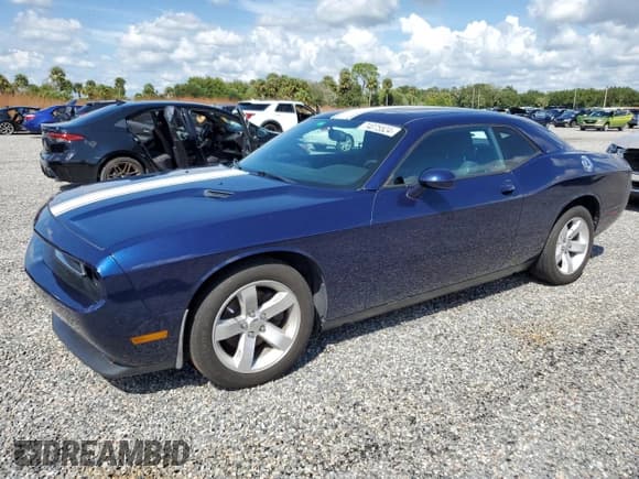 ✅ 2014 Dodge Challenger SXT • VIN: 2C3CDYAG7EH101068 • Lot: 74075524. Wystawiony na Copart z przebiegiem Nie podano. Bezpłatny archiwum sprzedaży aukcyjnych z USA i szczegółowy raport historii pojazdu na DreamBid. Zdjęcie 1.