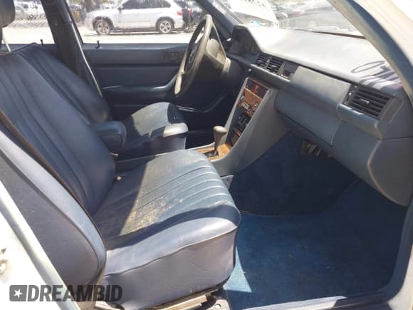 ✅ 1987 Mercedes-Benz 300 D • VIN: WDBEB33D8HA427656 • Lot: 42281340. Listed on IAAI with 78,621 mi. Free auction sales archive from the USA and detailed vehicle history report at DreamBid. Image 5.